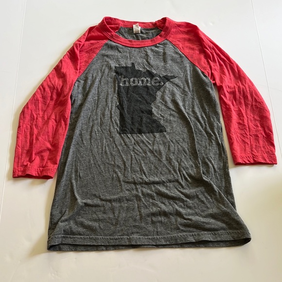 Grey and Red Minnesota Home 3/4 Length Sleeve T-shirt Size XS - Picture 1 of 4